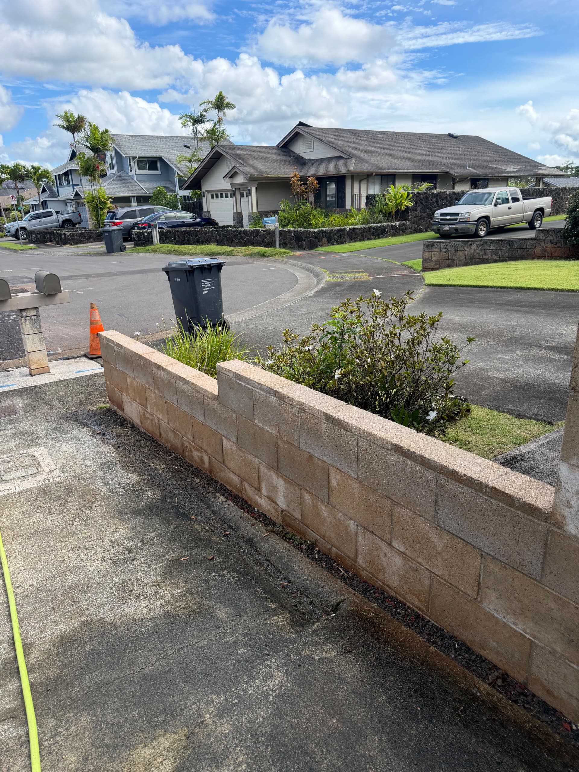 Gallery photos for Concrete Block Wall Pressure Washed Back to Clean: Image #1